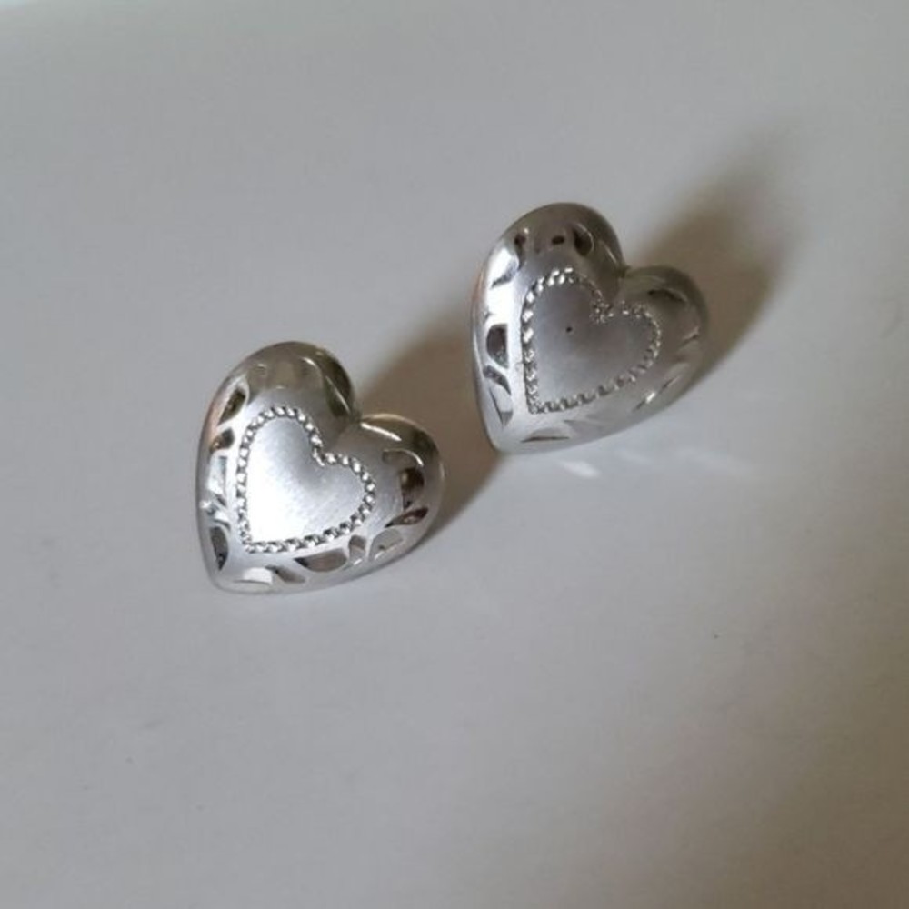 ๐ฉถ Vintage Beau B Heart Stud Earrings .925 Sterling Silver Beaucraft NWOT - Picture 3 of 7